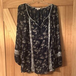 DR2 Navy and Cream Floral Tunic